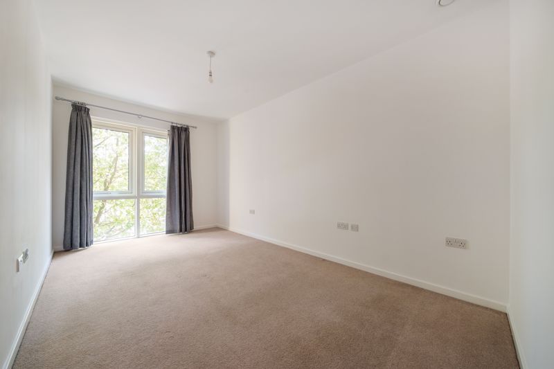 Double bedroom- click for photo gallery